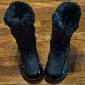 Girl's snow boots